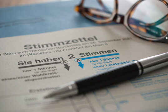 Stimmzettel zur Bundestagswahl, Wahlunterlagen f&uuml;r die Briefwahl