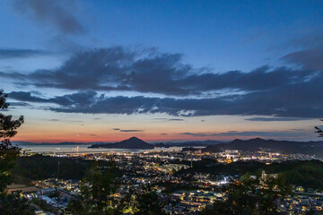 Fototapeta premium 港町の夕暮れ時