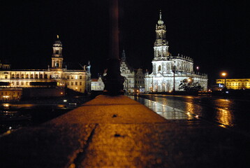 Fototapeta premium Dresden bei Nacht, Augustusbrücke