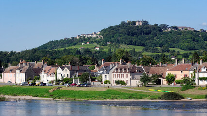 Fototapeta na wymiar Loire river and Hill of Sancerre