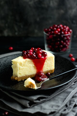 cheesecake with berries