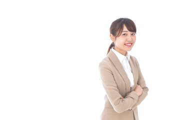 腕を組むビジネスウーマン