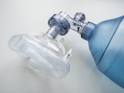 Ambu bag with face mask for first aid ventilation