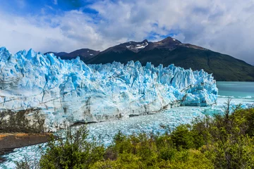 Selbstklebende Fototapeten Perito Moreno Glacier in Argentina © Fyle