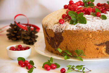 christmas chiffon cake with red current
