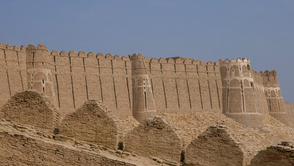 Landscape view of Kot Diji ancient fort ramparts and bastions, Khairpur, Sindh, Pakistan © Cyril Redor