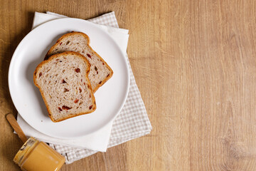 wholewheat bread with hazelnut spread