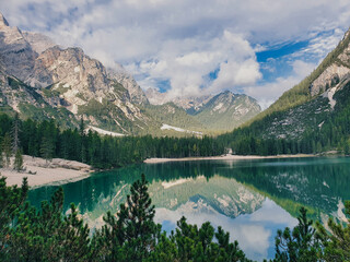 Fototapeta na wymiar Lago di Braies - Dolomitas
