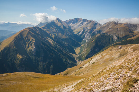 Amazing view of Foce di Montemonaco and monte Vettore from the peak of Sibilla, Marche, Italy