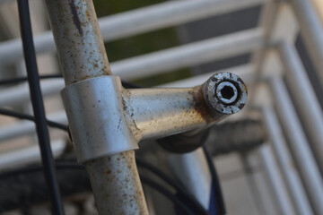 partes de una bicicleta oxidada , 