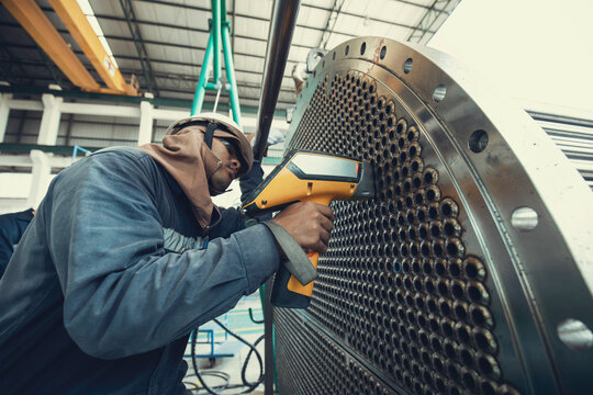 Male worker inspection weld of heat exchanger tube