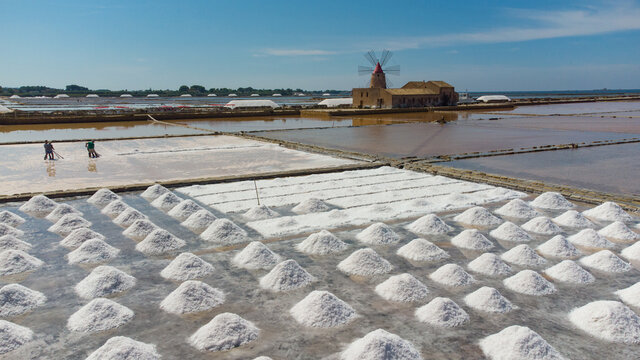 fotografia aerea delle saline di marsala