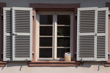 Federweißer vor dem Fenster - Herbst