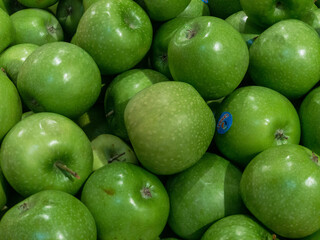 green apples in the market