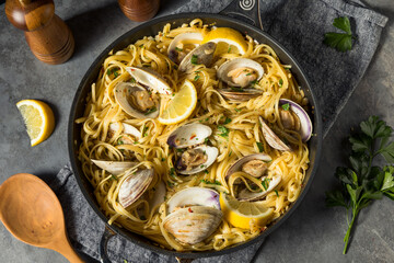 Homemade Healthy Linguini and Clams