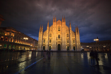 Katedra w Mediolanie - obrazy, fototapety, plakaty