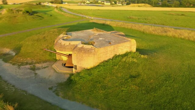 Bunker - Batterie de Longues-sur-Mer entre Omaha et Gold beach - D&eacute;barquement de Normandie - France