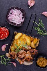 Fried meat slices with vegetables