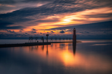 Fototapeta na wymiar sunrise over lighthouse