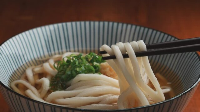 かけうどん　スローモーション
