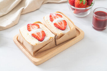 pancake sandwich strawberry fresh cream
