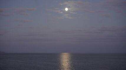 月夜の瀬戸内海