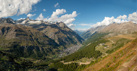 Fototapeta na wymiar Zermatt and Riffelalp in the Autumn