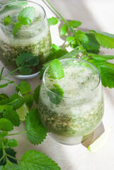 Smoothie with nettle, apple, mint and lime
