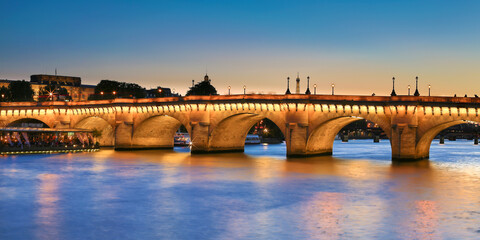 Fototapeta na wymiar Paris - pont Neuf