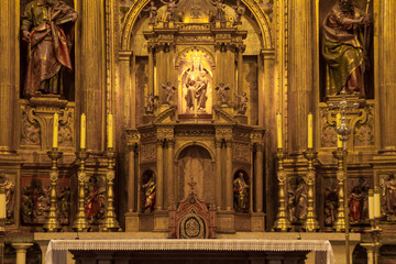 Obraz premium Catedral Vieja y Catedral Nueva o de Santa Maria en el pueblo de Plasencia, provincia de Caceres, comunidad autonoma de Extremadura, pais de España o Spain