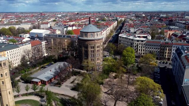 Luftansicht Berlin Prenzlauer Berg mit Wasserturm, dem Wahrzeichen des Szeneviertels