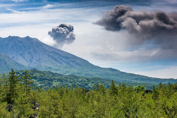 Ausbruch des aktiven Vulkans Sakurajima in Kagoshima, Japan