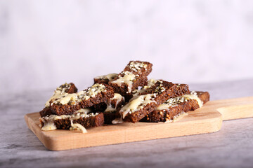 croutons with garlic and herbs are on the table