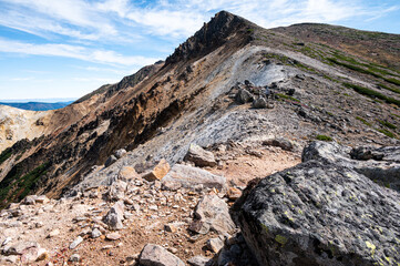 岩場の日本の山