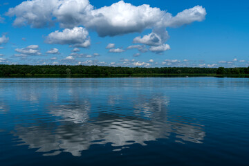 Река Волга в окрестностях Конаково.