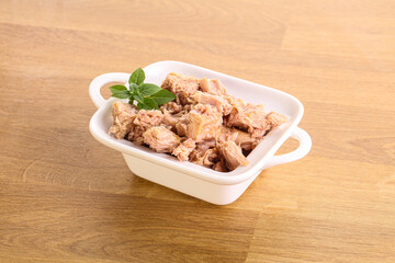 Canned tuna fish with oil