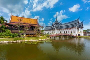 Naklejka premium ancient Thai house,floating market in historical park Ancient City, Bangkok, Thailand