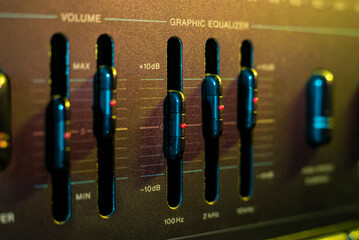Volume and equalizer 4
