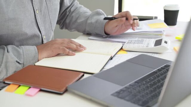 Startup business discussing in the office. business people working together.&nbsp;Startup Meeting Ideas communication concept
