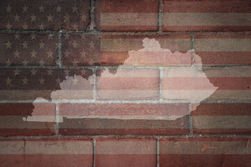 map of kentucky state on a painted flag of united states of america on a brick wall - obrazy, fototapety, plakaty