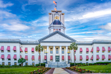 Illuminated Florida State Capitol - obrazy, fototapety, plakaty