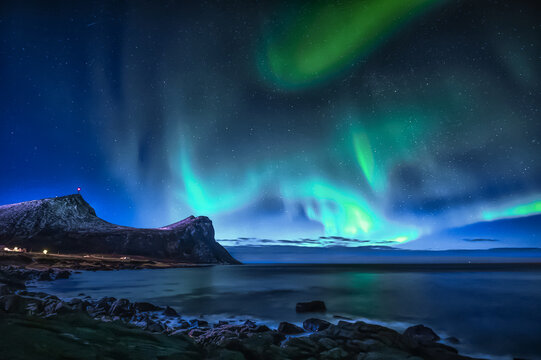 Aurora Borealis on sky in Lofoten islands © stein