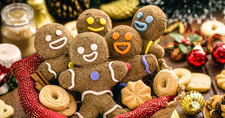 lots of gingerbread dolls, gingerbread man bread or christmas themed biscuits