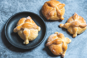 Pan de Muerto tradicional de la pastelería mexicana
