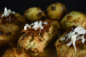 reposteria, bombones con dulce de leche y chocolate