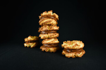 reposteria, bombones con dulce de leche y chocolate