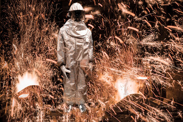 Metallurgy suit or Fire proximity suit protect a from high temperatures, especially near fires of...