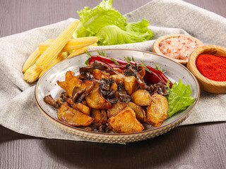 Potato with roasted mushrooms and spices