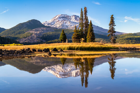 Sunset at Sparks Lake in the Cascade Mountains in Bend, Oregon