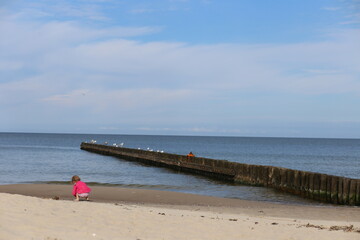 Morze Bałtyckei wakacje  plaża dziecko